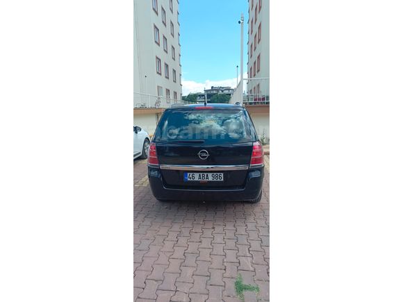 7 Kişilik Bakımlı Aile Aracı Opel Zafira