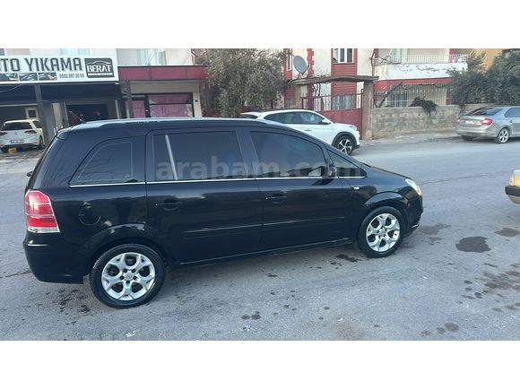 7 Kişilik Bakımlı Aile Aracı Opel Zafira