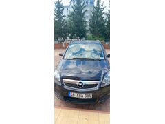 7 Kişilik Bakımlı Aile Aracı Opel Zafira
