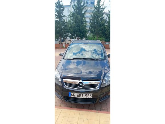 7 Kişilik Bakımlı Aile Aracı Opel Zafira