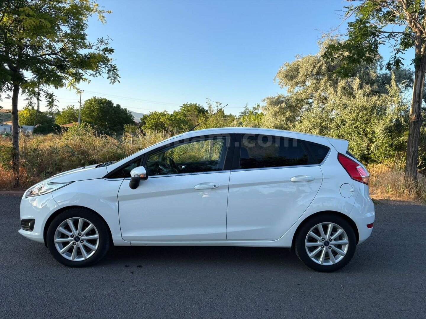 Galeriden Ford Fiesta 1.0 GTDi Titanium 2016 Model Kırşehir 91.600 km Beyaz 3