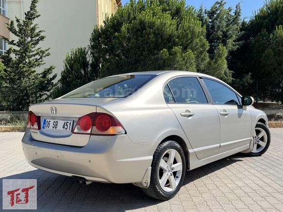HONDA CİVİC 1.6 BENZİNLİ MANUEL