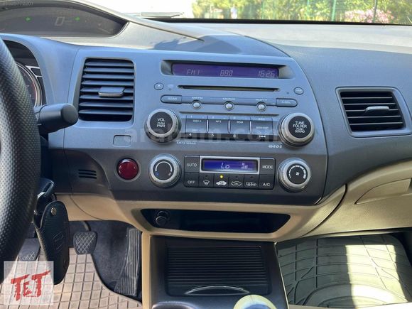 HONDA CİVİC 1.6 BENZİNLİ MANUEL