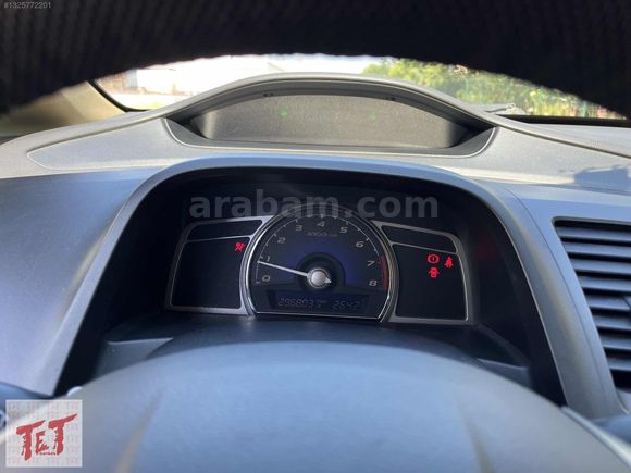 HONDA CİVİC 1.6 BENZİNLİ MANUEL