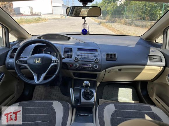 HONDA CİVİC 1.6 BENZİNLİ MANUEL