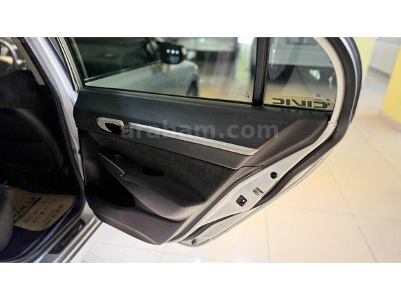 **ORJİNAL KM-HASAR KAYITSIZ-FULL BAKIMLI-KUSURSUZ HONDA**