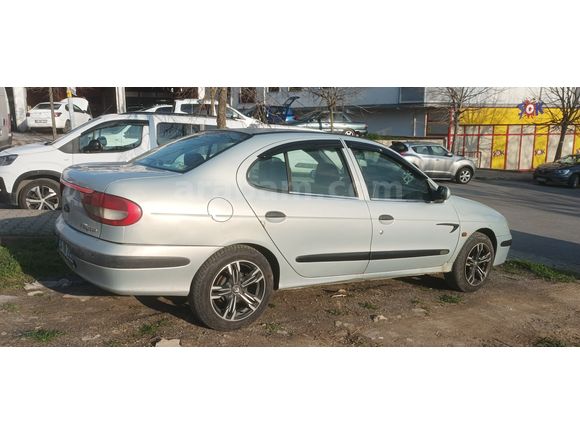 Sahibinden Renault Megane 1.4 RTA 2001 Model 