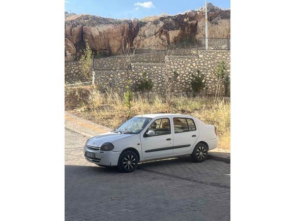 Sahibinden Renault Clio 1.4 2000 Model  156.000 km Beyaz
