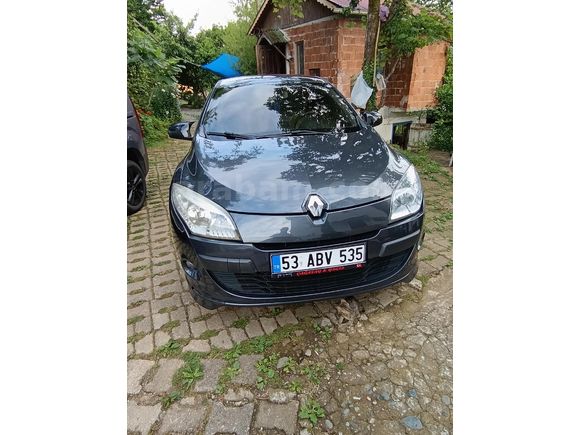 Sahibinden Renault Megane 1.5 dCi Expression 2011 Model Rize 244.000 km