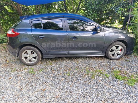 Sahibinden Renault Megane 1.5 dCi Expression 2011 Model Rize 244.000 km