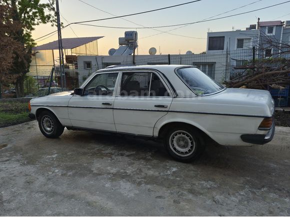 Sahibinden Mercedes - 107.000  km de Benz  200 d 1984 Model