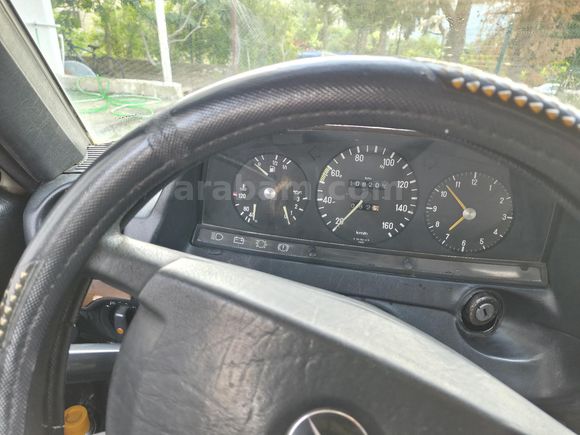 Sahibinden Mercedes - 107.000  km de Benz  200 d 1984 Model