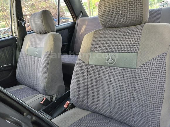 Sahibinden Mercedes - 107.000  km de Benz  200 d 1984 Model