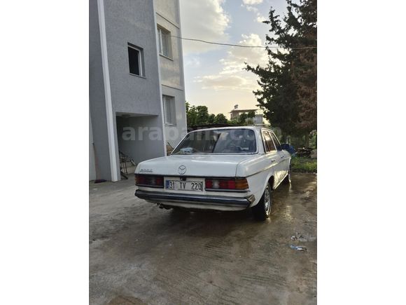 Sahibinden Mercedes - 107.000  km de Benz  200 d 1984 Model
