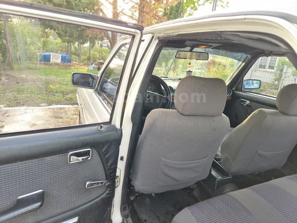 Sahibinden Mercedes - 107.000  km de Benz  200 d 1984 Model