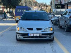 Sahibinden Renault Megane 1.6 RXE 2001 Model  274.000 km Gri (Gümüş)