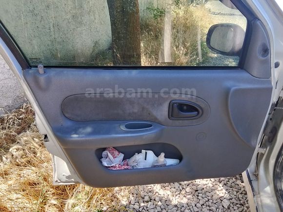 Sahibinden Renault Clio 1.4 RNA 2000 Model 