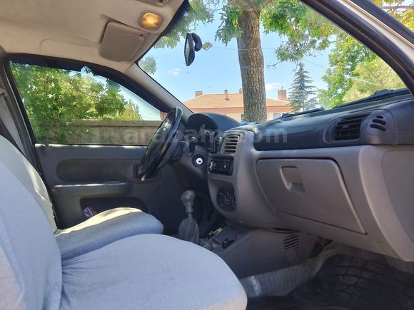 Sahibinden Renault Clio 1.4 RNA 2000 Model 
