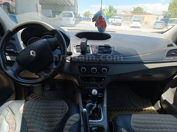 Sahibinden Renault Megane 1.6 Expression 2009 Model 