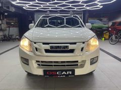2015 MODEL ISUZU DMAX ÇİFT KABİN BAKIMLI KREDİ KARTI GEÇERLİ