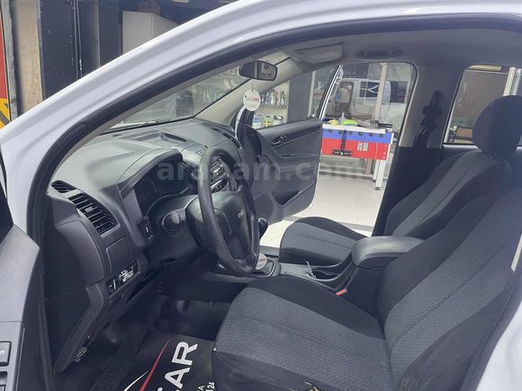 2015 MODEL ISUZU DMAX ÇİFT KABİN BAKIMLI KREDİ KARTI GEÇERLİ