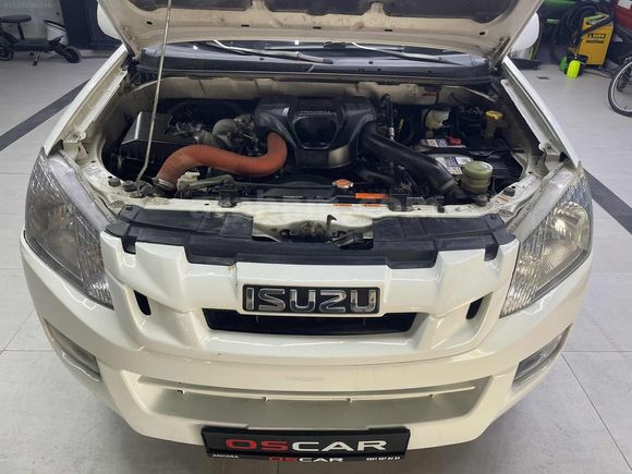 2015 MODEL ISUZU DMAX ÇİFT KABİN BAKIMLI KREDİ KARTI GEÇERLİ