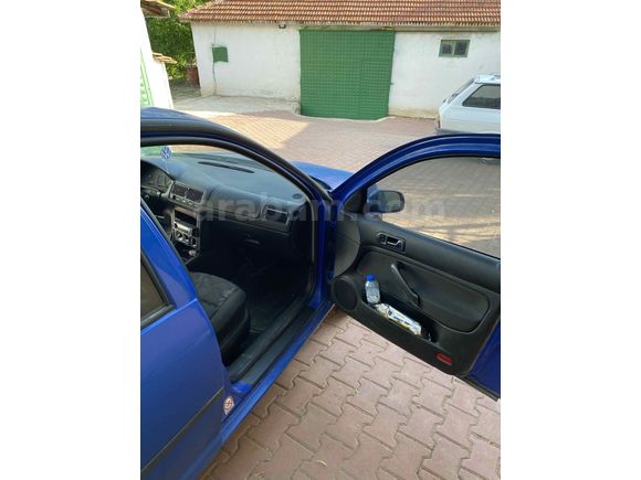 Sahibinden Volkswagen Golf 1.6 Basic 2000 Model  276.000 km Mavi