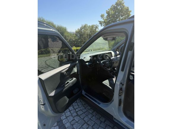 Sahibinden Ford Tourneo Courier 1.5 EcoBlue Active 2025 Model 