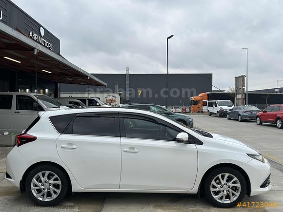KOÇOĞLU'DAN 2017 Toyota Auris 1.6 Advance Skypack Multidrive S