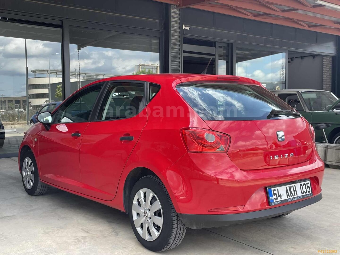 Galeriden Seat Ibiza 1.6 Reference 2011 Model Sakarya 215.000 km Kırmızı 5