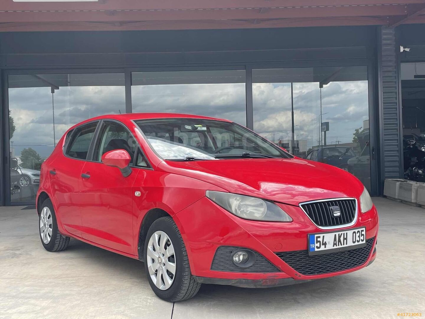 Galeriden Seat Ibiza 1.6 Reference 2011 Model Sakarya 215.000 km Kırmızı 1