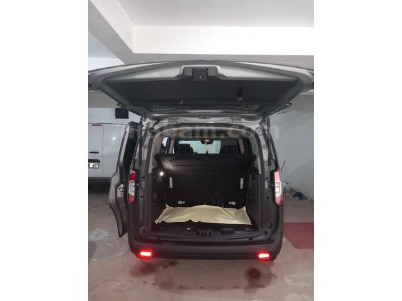 Sahibinden Ford Tourneo Courier 1.5 EcoBlue Titanium 2025 Model