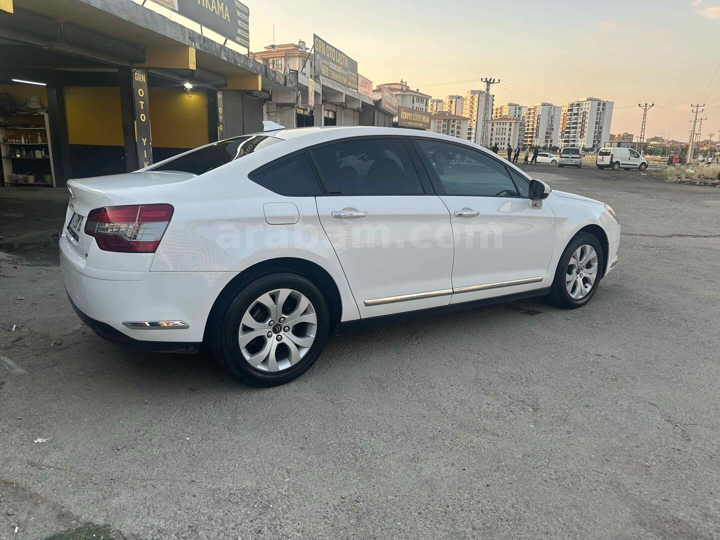 Sahibinden Citroen C5 1.6 e-HDi Dynamique 2012 Model Diyarbakır 270.000 km Beyaz 4