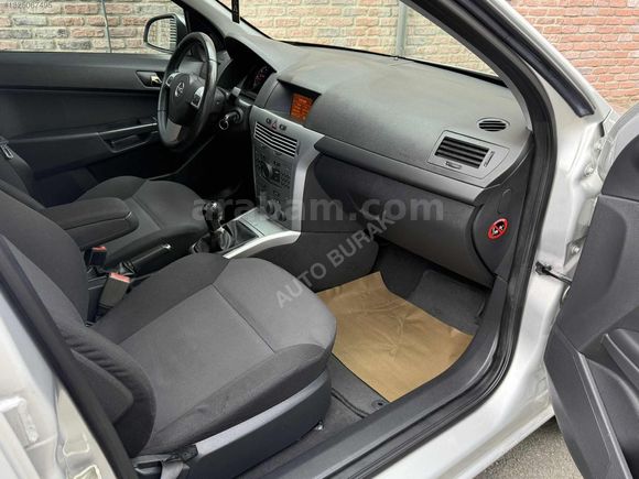 AUTO BURAK/2012 1.3 CDTİ HATASIZ 1 PARÇA BOYALI 180.000 KM DE