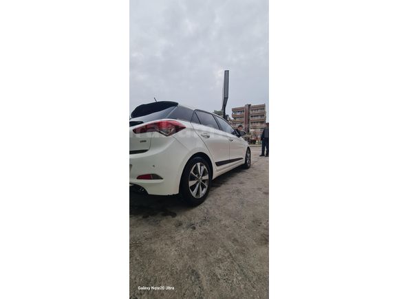 Sahibinden temiz 2016 Model i20. trafiğe 2017 çıkışlı