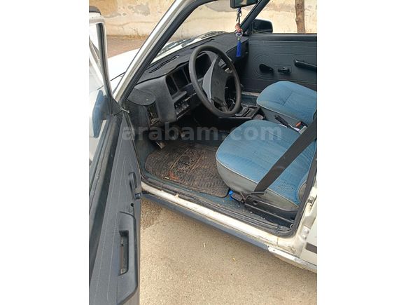 Sahibinden Tofaş Şahin 1.6 1995  modelAracın motorunda Tofaşların kronik soğukken gelen piston etek sesi vardır. Motor ısınınca ses neredeyse tamamen