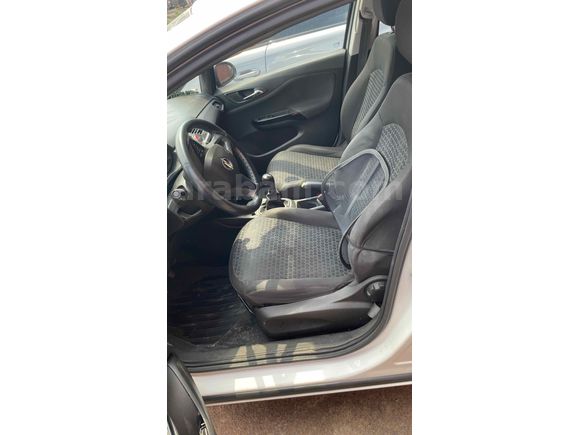 Temiz Opel Corsa (CarPlay Geri Görüş)