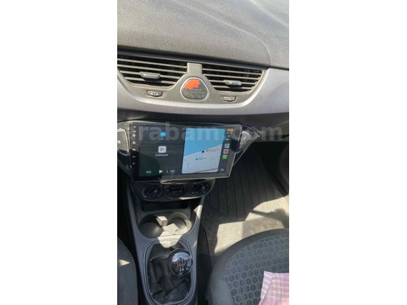 Temiz Opel Corsa (CarPlay Geri Görüş)