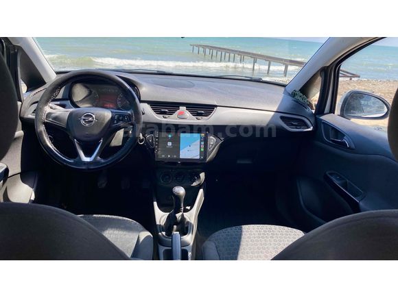 Temiz Opel Corsa (CarPlay Geri Görüş)