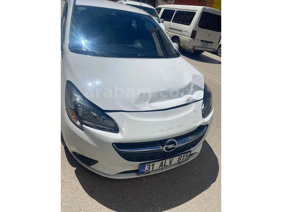 Temiz Opel Corsa (CarPlay Geri Görüş)