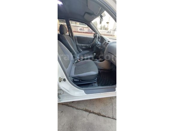 Acil Bakımlı 2000 Hyundai Accent 1.3 LX LPG Klimalı