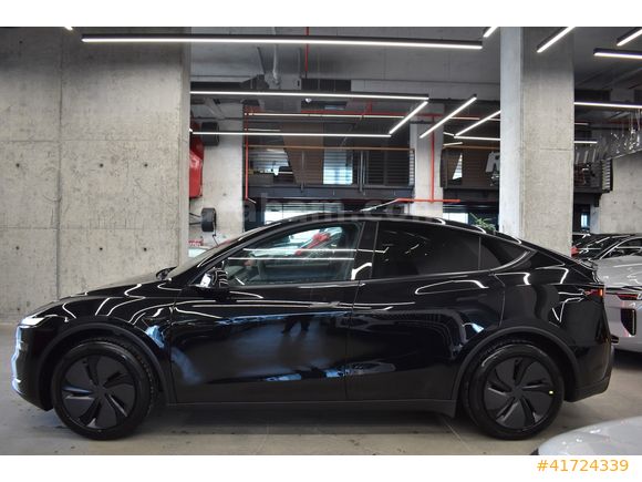 REFORM MOTORS 2026 TESLA MODEL Y PREMIUM LONG RANGE 622KM MENZİL