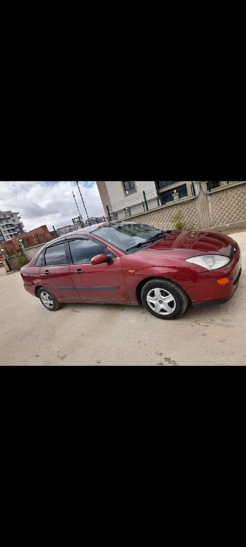 Galeriden Ford Focus 1.6 Ambiente 2000 Model Uşak 284.000 km Bordo 3
