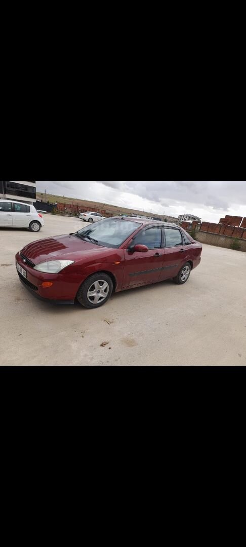 Galeriden Ford Focus 1.6 Ambiente 2000 Model Uşak 284.000 km Bordo 4