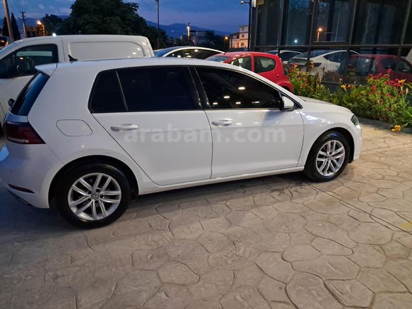 Sahibinden Volkswagen Golf 1.6 TDi BlueMotion Comfortline 2017 Model İzmir 114000 km Beyaz