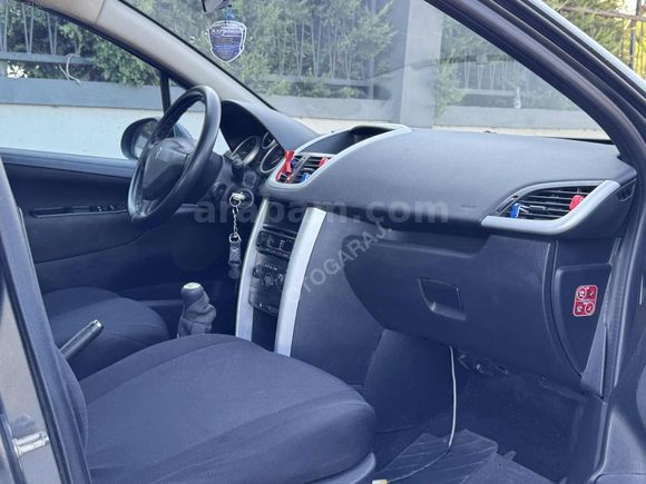 PEUGEOT 207 1.4