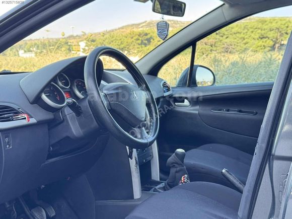PEUGEOT 207 1.4