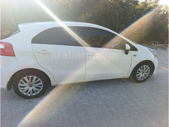Sahibinden Kia Rio 1.4 CRDi Comfort 2015 Model