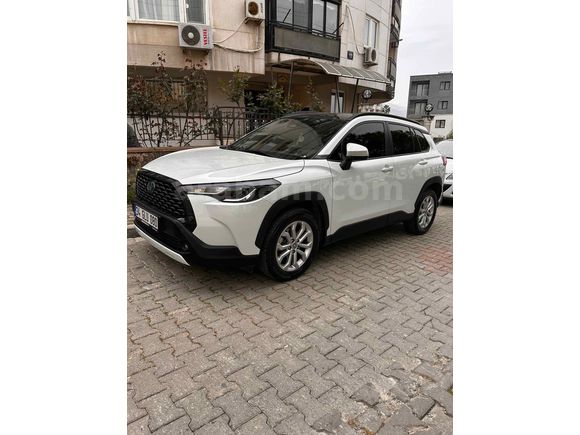 Sahibinden Toyota Corolla Cross 1.8 Hybrid Flame X-Pack 2023 Model İzmir 29.750 km Beyaz