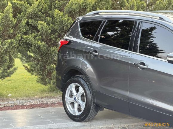 KUGA TİTANİUM ŞERİT TAKİP ÇARPIŞMA KUSURSUZ